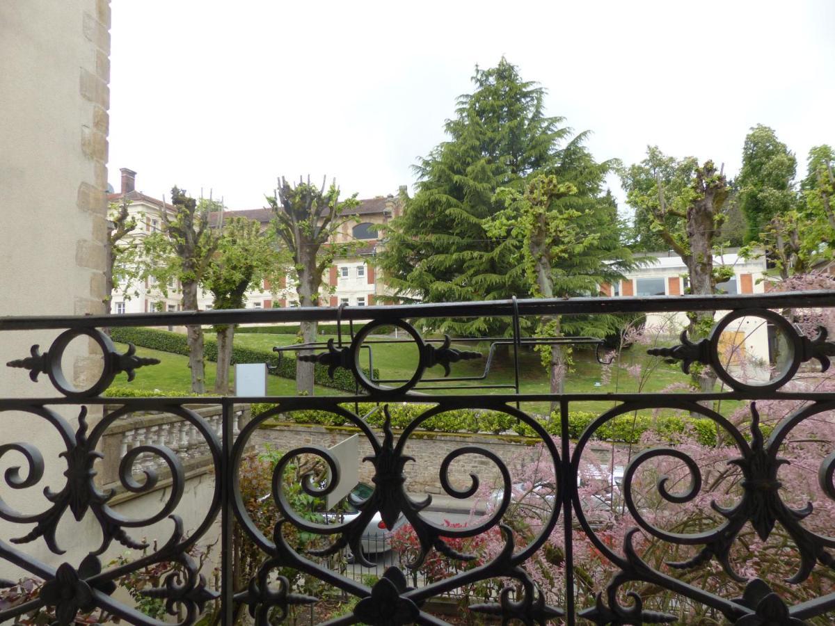 Hotel Des Thermes Bourbon-lʼArchambault Kültér fotó
