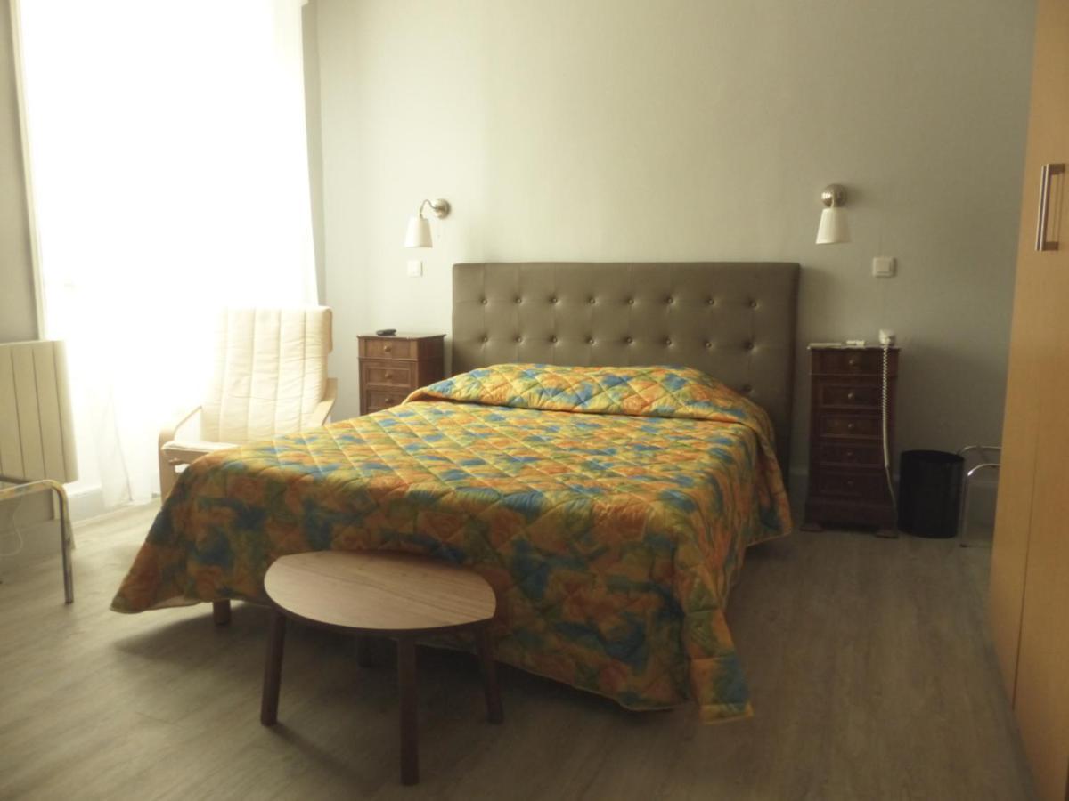 Hotel Des Thermes Bourbon-lʼArchambault Kültér fotó